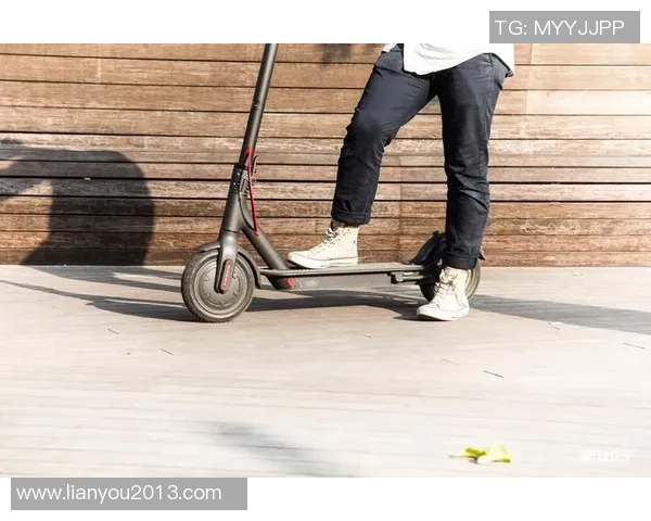 南京滑板队防守策略分析与比赛表现的深度探讨